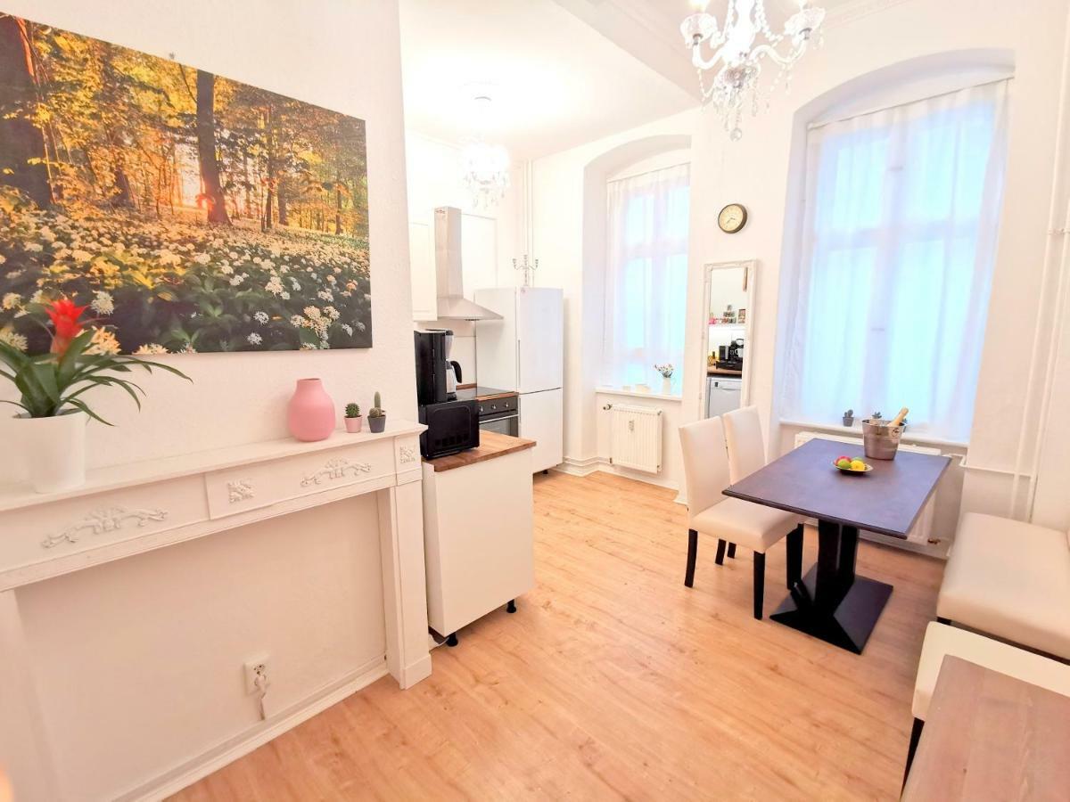 Kvh By Rockchair Apartments L Superhost Status L Boxspringbett Am Schloss Charlottenburg Welcomes You! 柏林 外观 照片