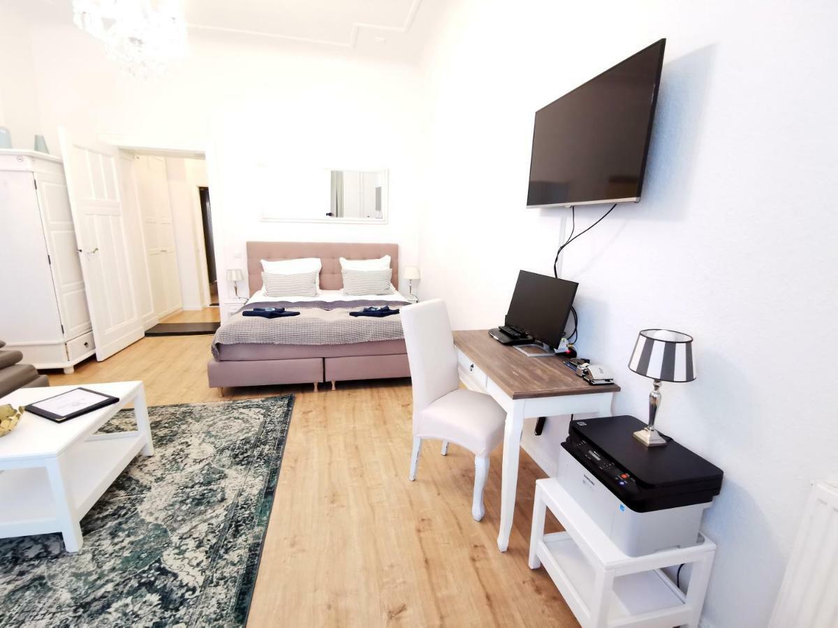 Kvh By Rockchair Apartments L Superhost Status L Boxspringbett Am Schloss Charlottenburg Welcomes You! 柏林 外观 照片